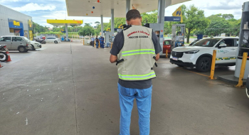 Procon Goiânia encontra variação de 13,71% no preço do diesel aditivado